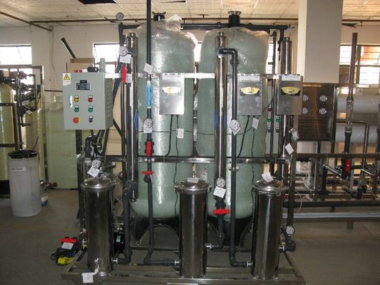 600KG実験室によって脱イオンされる給水系統、FRPの脱塩の水処理設備
